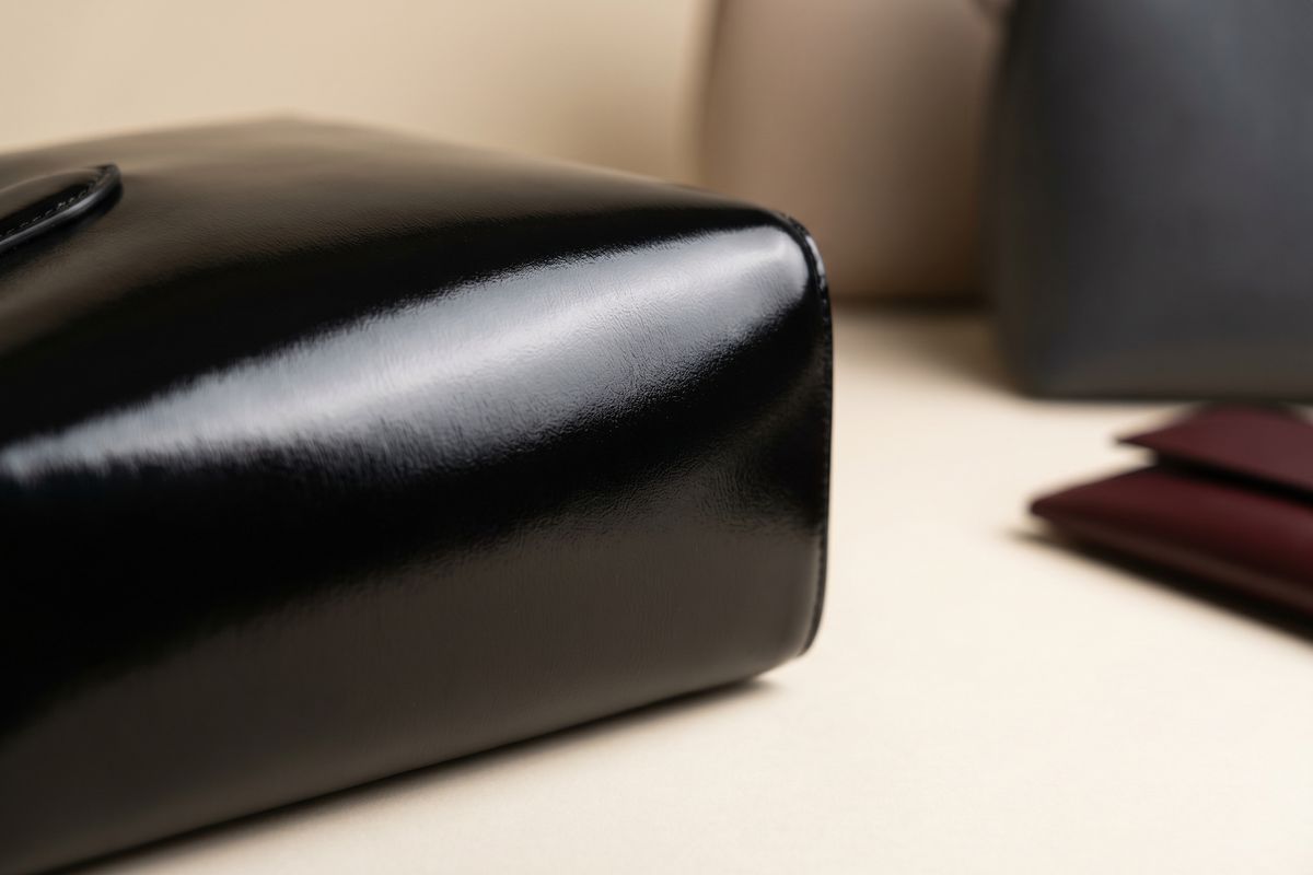 High-gloss patent leather