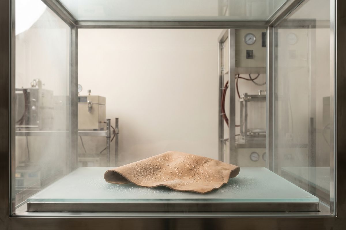 Salt spray test for marine leather