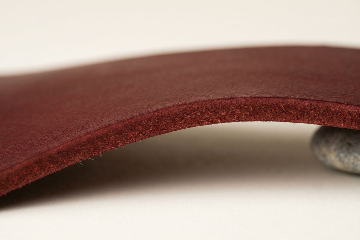 Through-dyed leather cross-section